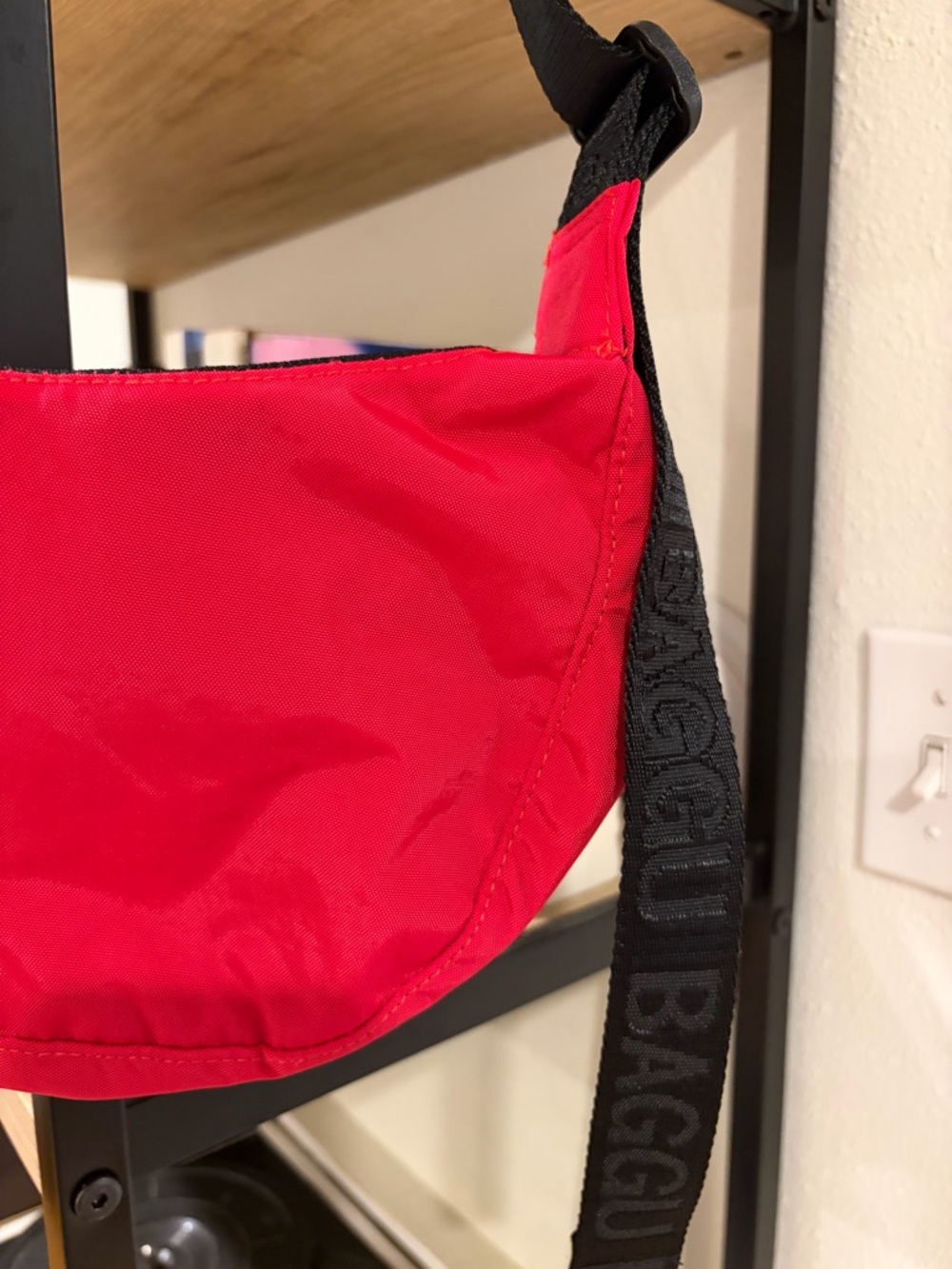 BAGGU Red Crescent Shoulder Bag with Black Strap - Picture 2 of 5